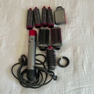 Dyson Airwrap - no case